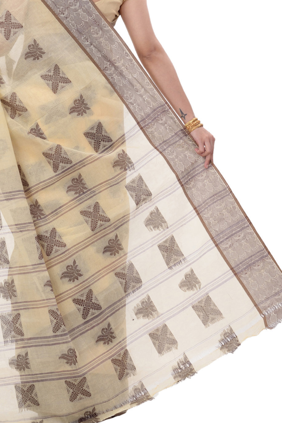 Off-White Pure Cotton Suparna Buti Tant Saree (758)